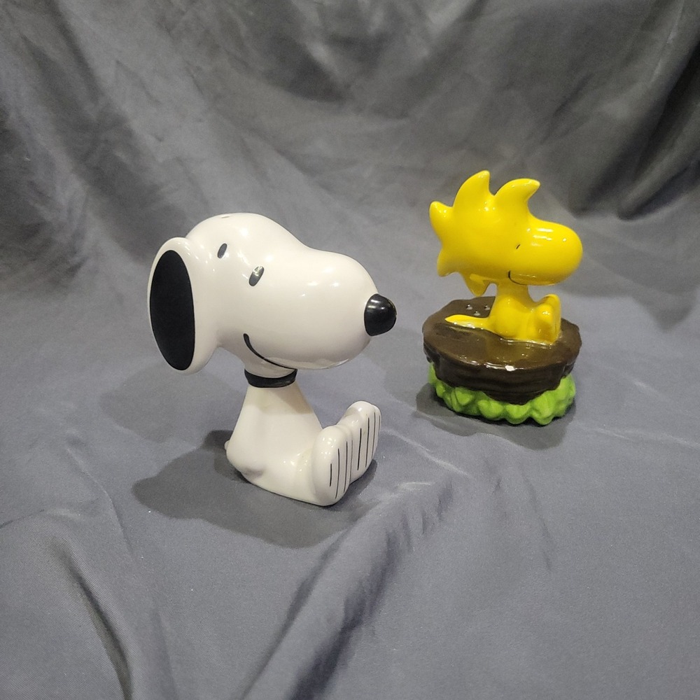 Peanuts Snoopy & Woodstock Salt & Pepper Shaker Set 4.25" Tall